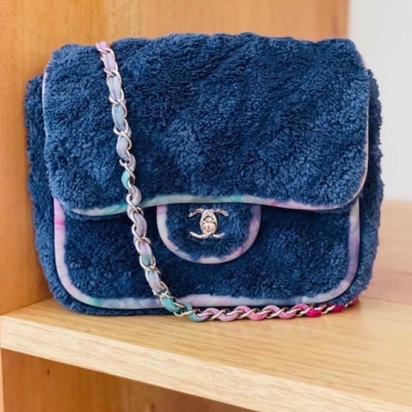 Chanel handbag - Picture 1 of 4